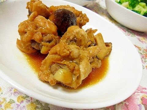 鶏手羽元としいたけのにんにく醤油煮